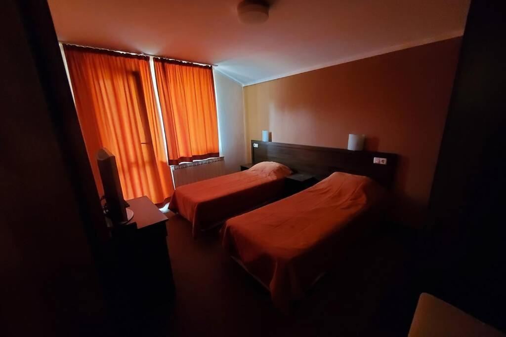 Villa Двете Къщи В Планината Beli Osŭm Esterno foto