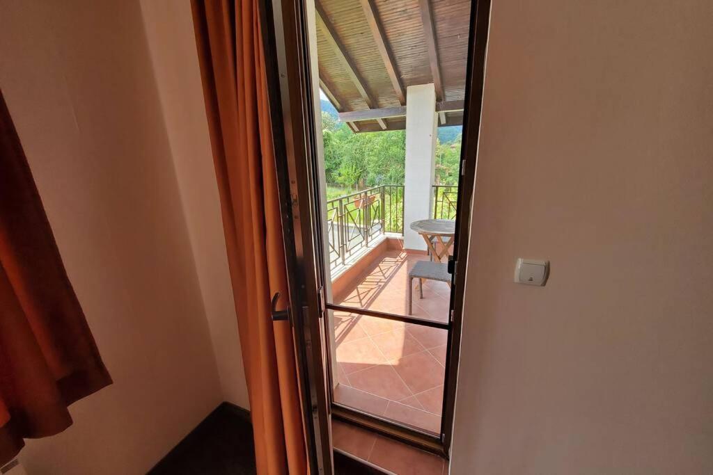 Villa Двете Къщи В Планината Beli Osŭm Esterno foto