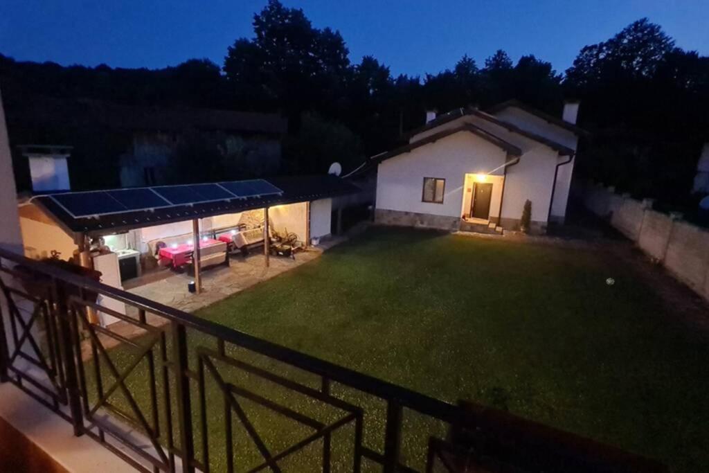 Villa Двете Къщи В Планината Beli Osŭm Esterno foto