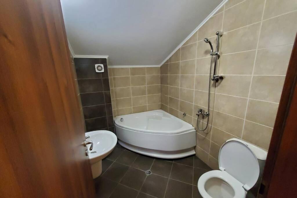 Villa Двете Къщи В Планината Beli Osŭm Esterno foto