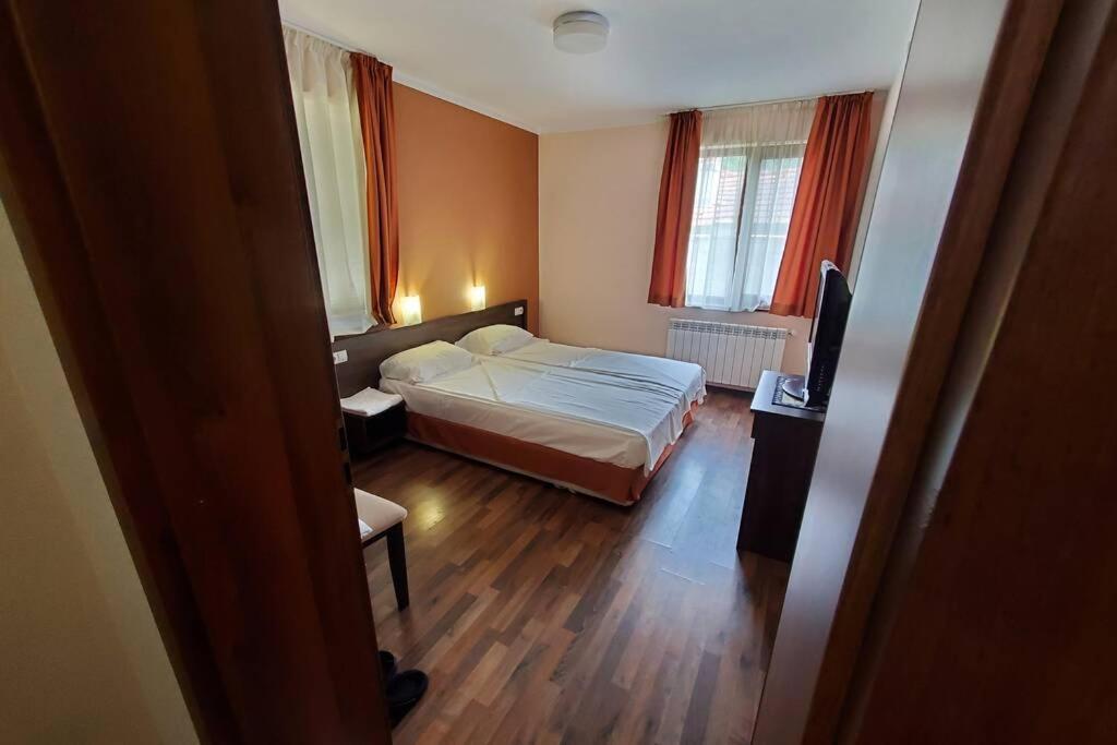 Villa Двете Къщи В Планината Beli Osŭm Esterno foto